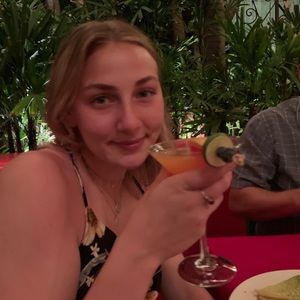 Meet your Posher, Jenna